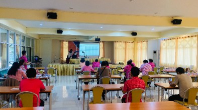 ประชุมคณะกรรมการกลั่นกรองผลการเรียน